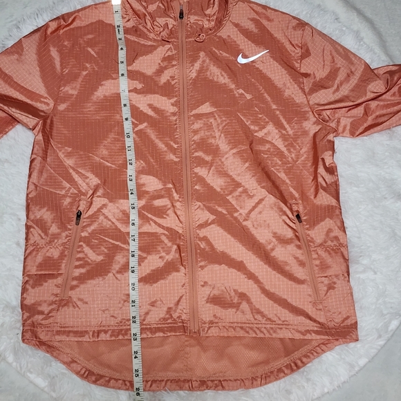 Nike Essential Women's Running Jacket/Orange/ Small/ NEW NO TAG/ Water Repellent - Picture 13 of 17